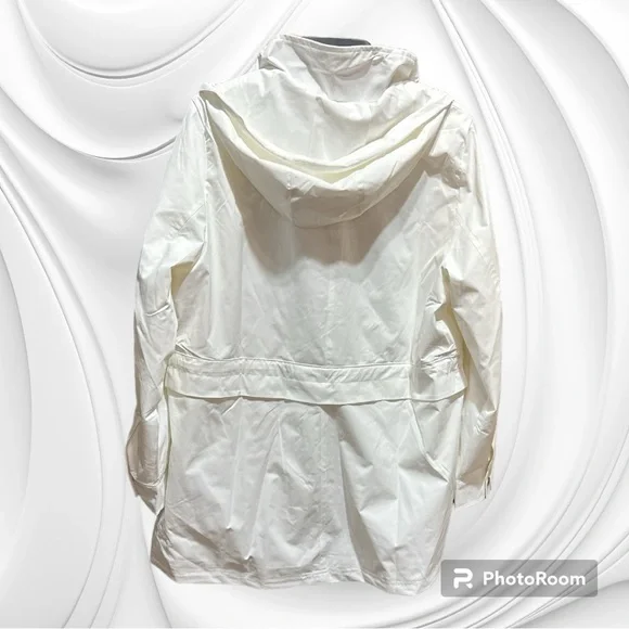 NWT Vince Camuto Ladies' Rain Jacket - Picture 6 of 12